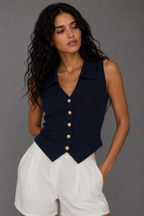 Elegant women's button-up sleeveless vest
